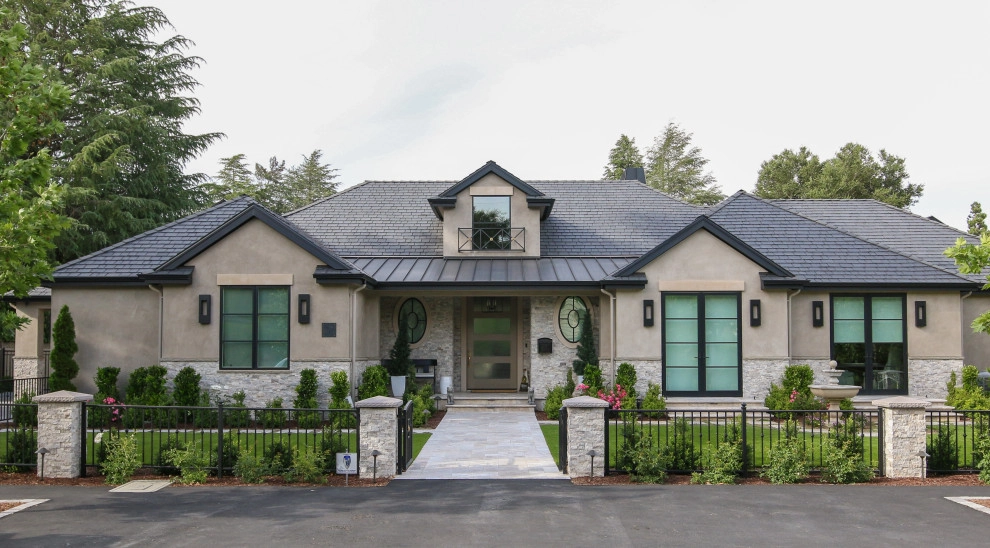 Contemporary Transitional Garden by Karen Aitken And Associates - Photo 4