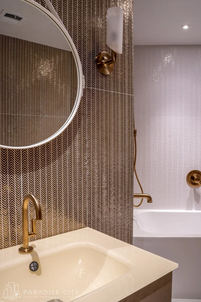 Opulent and Stylish Guest Bathroom by Paradise City - Photo 6