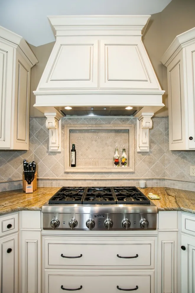 Chic Vintage White Kitchen by Callier & Thompson Kitchens, Baths And Appliances - Photo 11