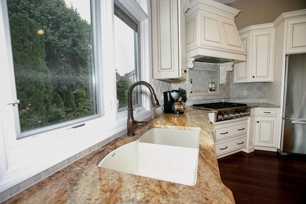 Chic Vintage White Kitchen by Callier & Thompson Kitchens, Baths And Appliances - Photo 5