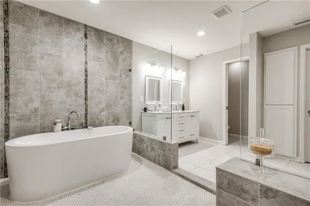 Restrooms by Elegant Kitchen & Bath, LLC - Photo 26
