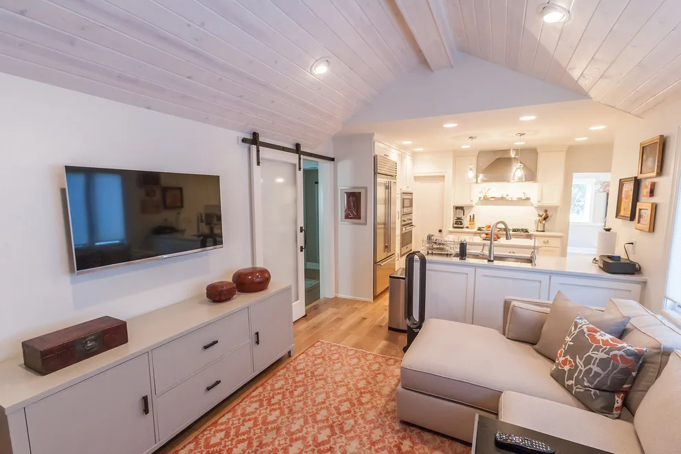 Modern Interior Renovation: University Heights, Springfield by Marc Ekhause Home Builder And Custom Renovations - Photo 3