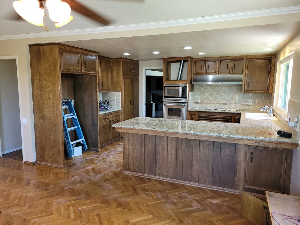 Complete Home Renovation: Wall Removal for an Open Kitchen by Build It Consulting & Construction - Photo 11