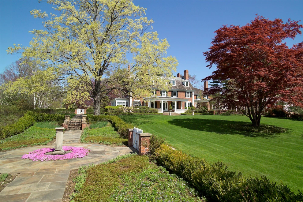 New England Manor by Keith E. Simpson Associates, Inc. - Photo 4