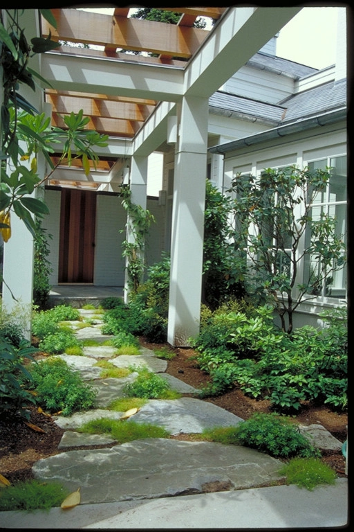 Medina Residence by Kenneth Philp Landscape Architects - Photo 3