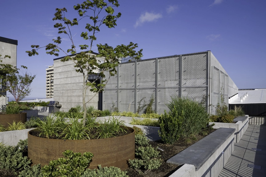 Mosler Lofts by Kenneth Philp Landscape Architects - Photo 6