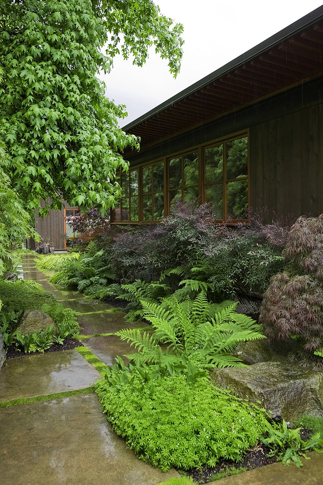 Yarrow Point Residence by Kenneth Philp Landscape Architects - Photo 11