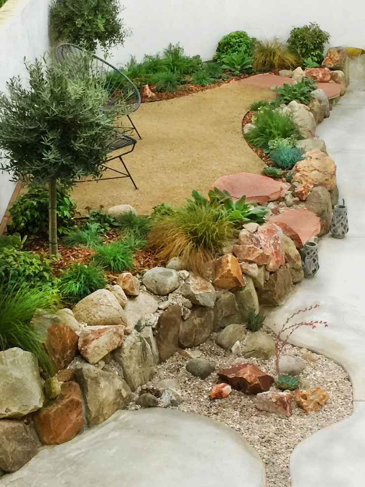Colorful Walled Los Feliz Landscape by Ketti Kupper Conscious Life Design - Photo 9