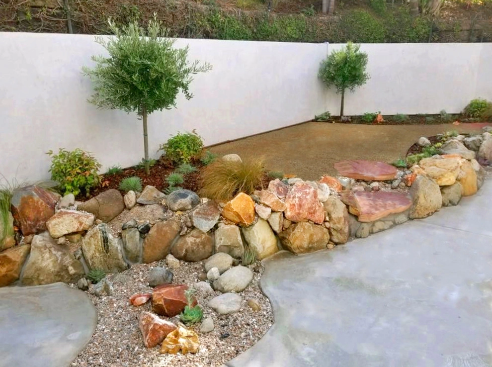 Colorful Walled Los Feliz Landscape by Ketti Kupper Conscious Life Design - Photo 2