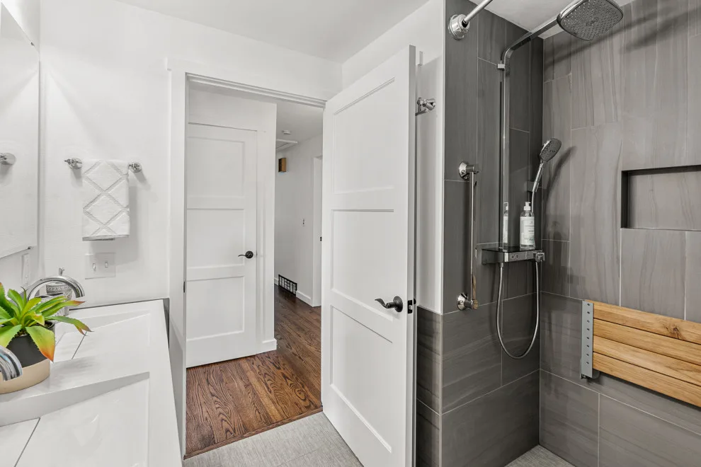 Highlighted Bathrooms by Featured Kitchen And Bath, Inc. - Photo 4