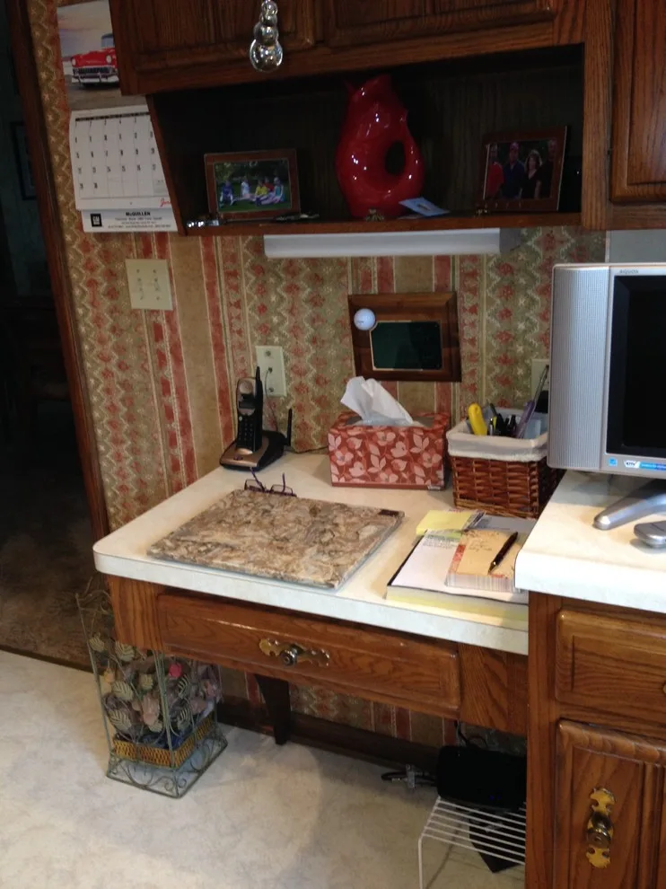 Valley Lane Kitchen in the Field by Skip Knoll INC Professional Remodeling - Photo 16