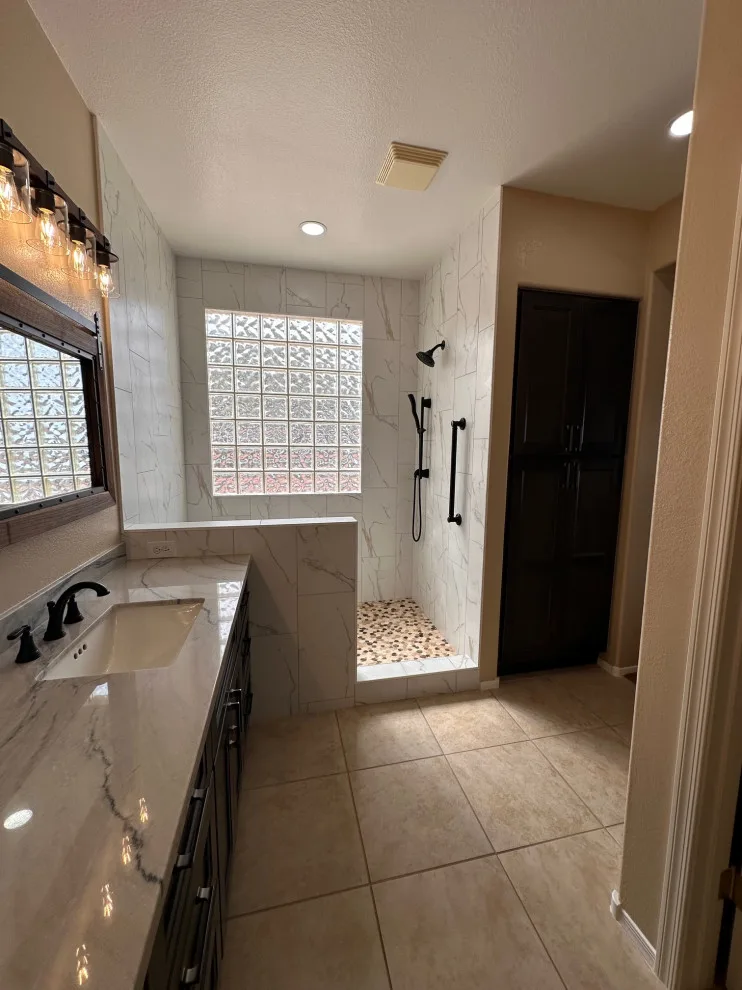 Krieg Primary Bathroom by Fairless Homes LLC - Photo 4