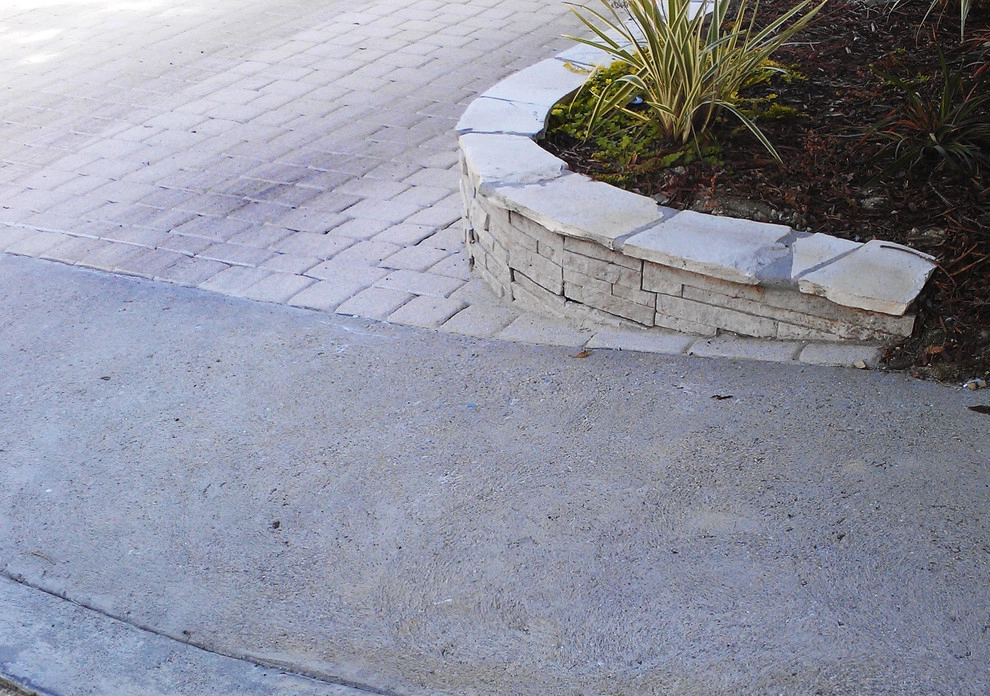 White Stone Walls and Front Entry by Ketti Kupper Conscious Life Design - Photo 9