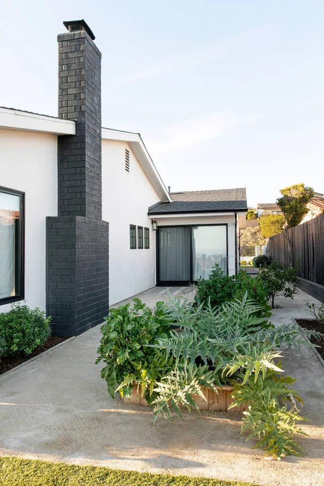 Contemporary Farmhouse in La Jolla by Jantz Construction - Photo 23