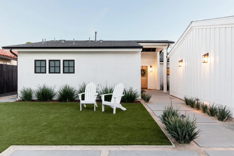 Contemporary Farmhouse in La Jolla by Jantz Construction - Photo 8