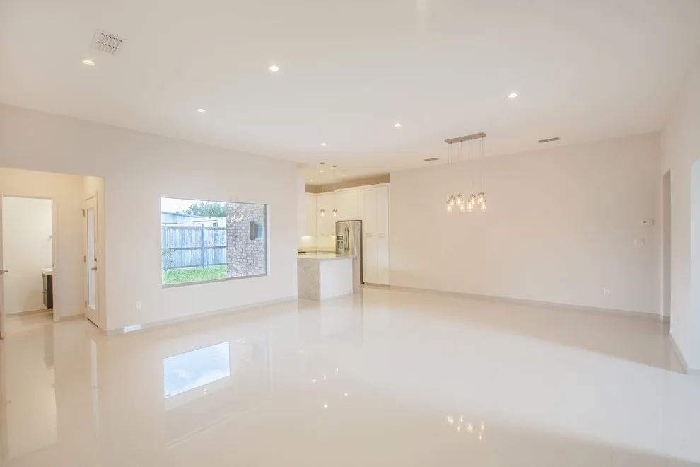La Vista Tailored 2 by Caltia Construction - Photo 3