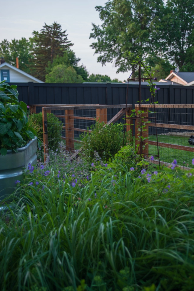 Micro Garden by KGK Gardening & Design Corp - Photo 4