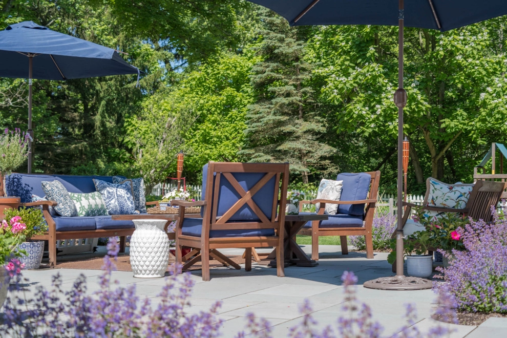 Midwest Courtyard by KGK Gardening & Design Corp - Photo 38