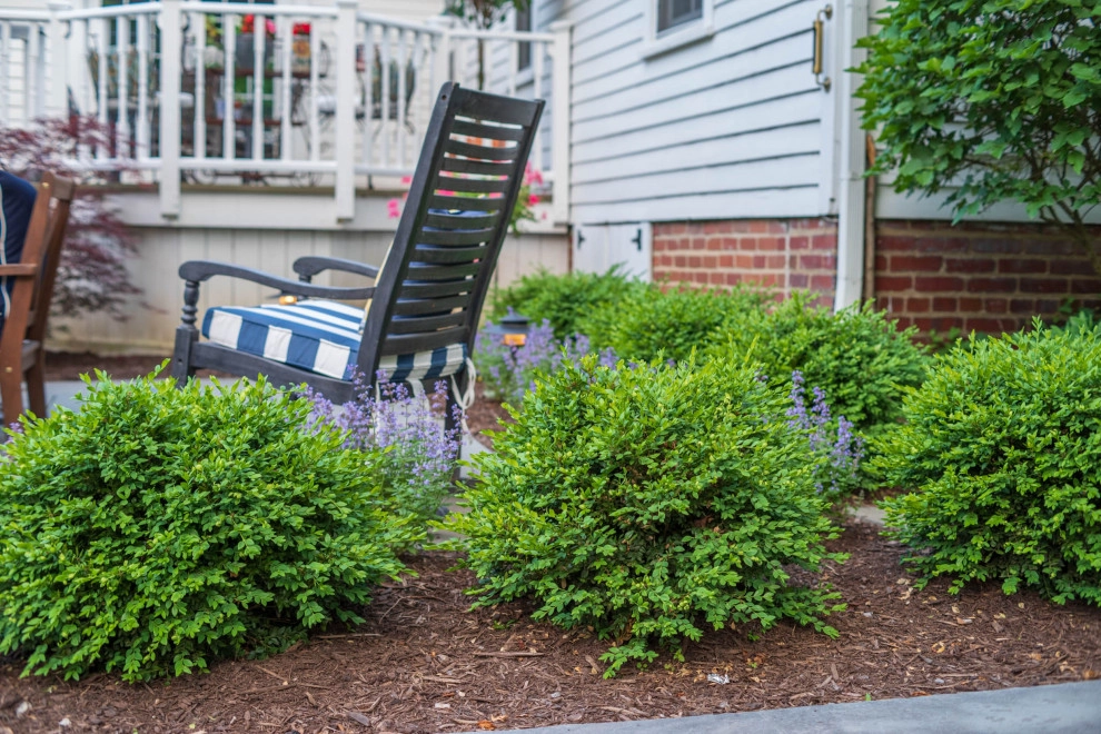 Midwest Courtyard by KGK Gardening & Design Corp - Photo 52