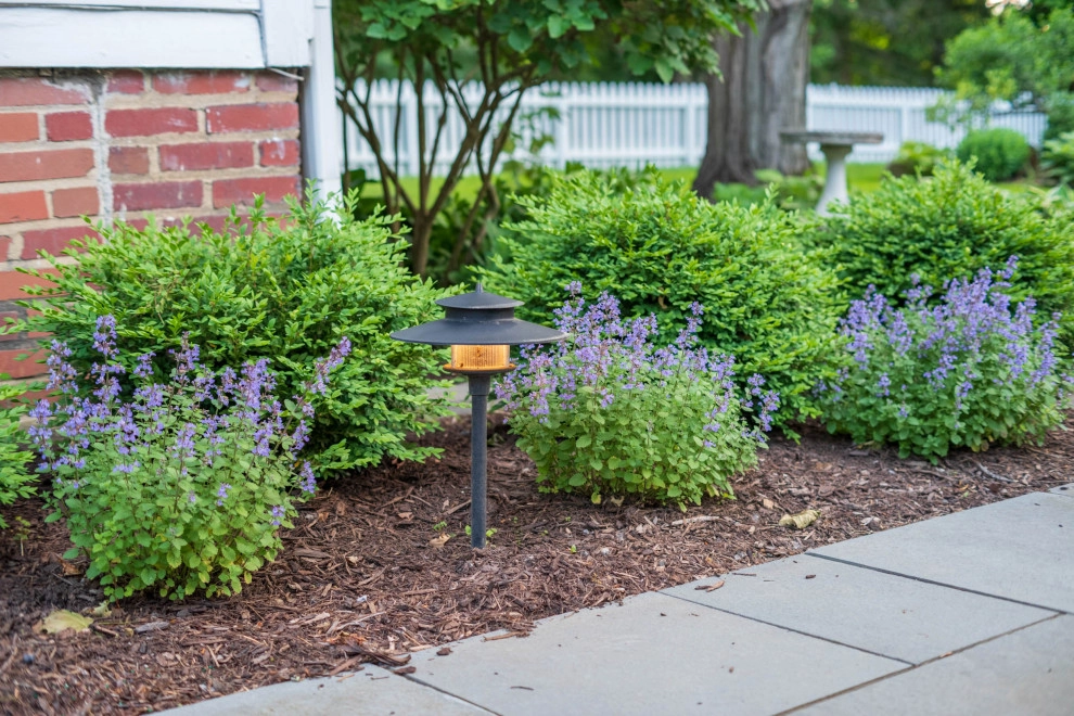 Midwest Courtyard by KGK Gardening & Design Corp - Photo 31