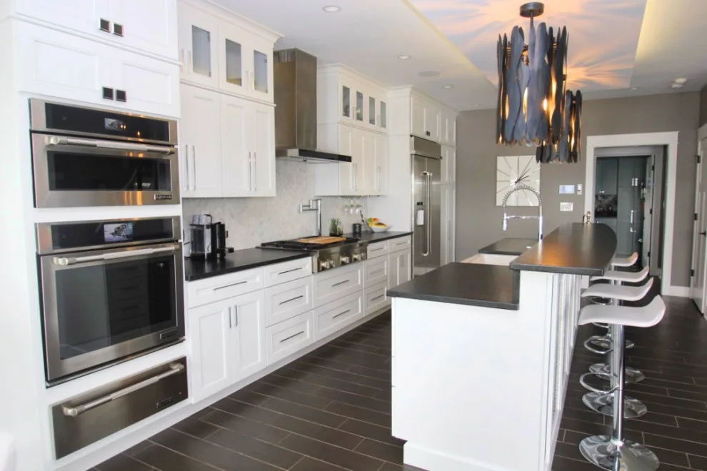 Lakeshore by Aedis Home - Photo 3