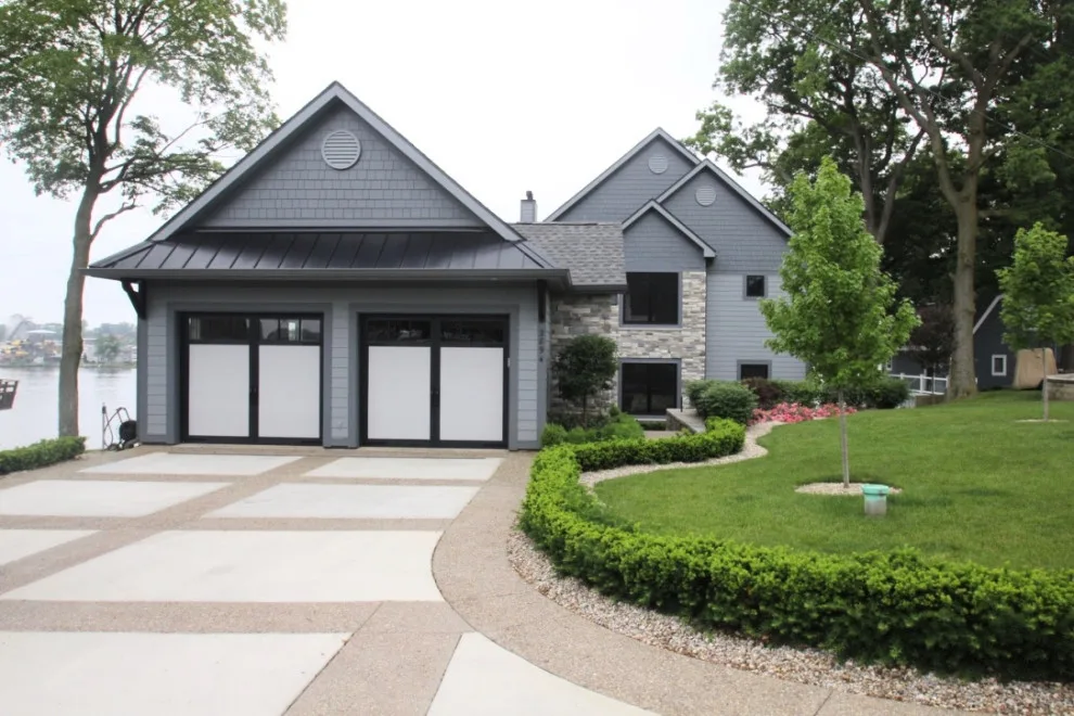 Lakeshore by Aedis Home - Photo 9