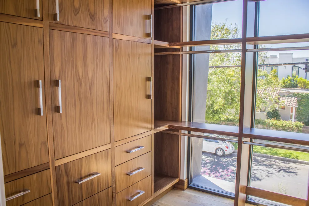 Modern Home in West Hollywood by Diditan Group Inc. - Photo 4