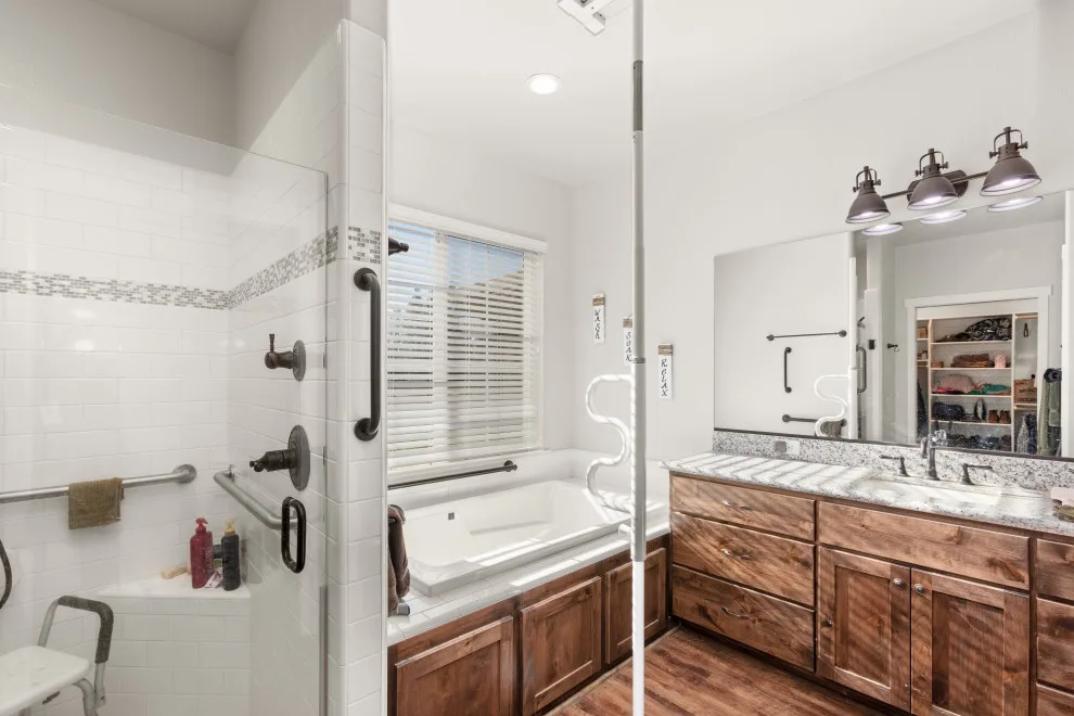 Artisan Residence with In-Law Suite 2021 by Trilogy Construction, Inc. - Photo 20