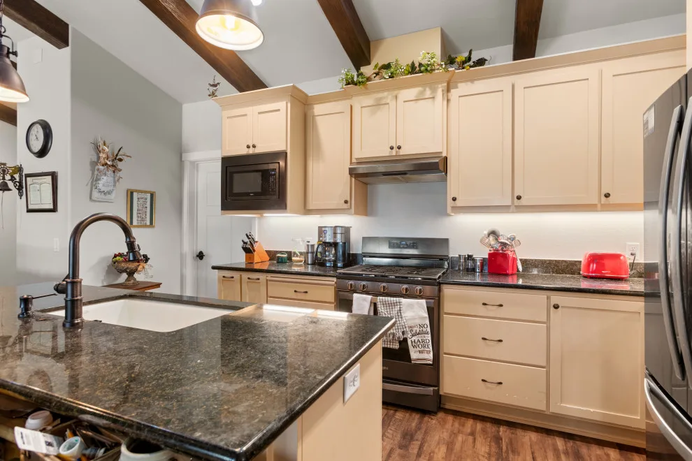 Artisan Residence with In-Law Suite 2021 by Trilogy Construction, Inc. - Photo 11