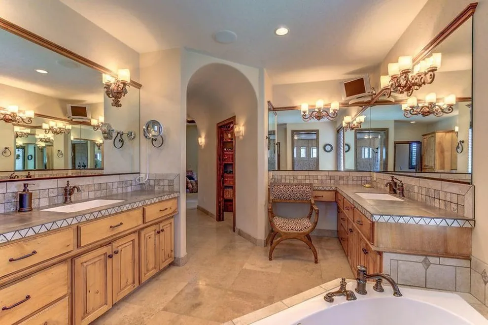 Monarch Custom Homes - Photo 14