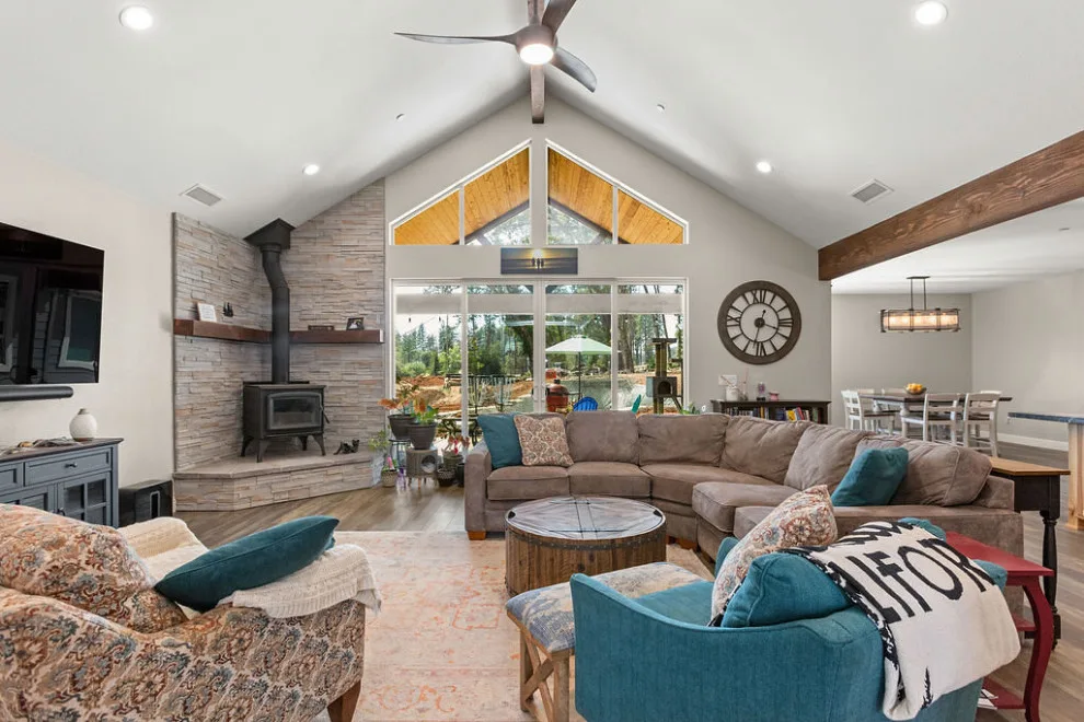 Contemporary Agricultural Residence by Trilogy Construction, Inc. - Photo 13