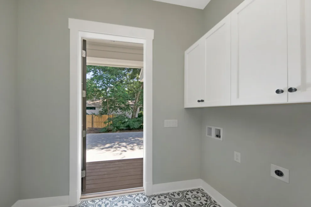 Live Oak Street by Riverside Homes Custom - Photo 17