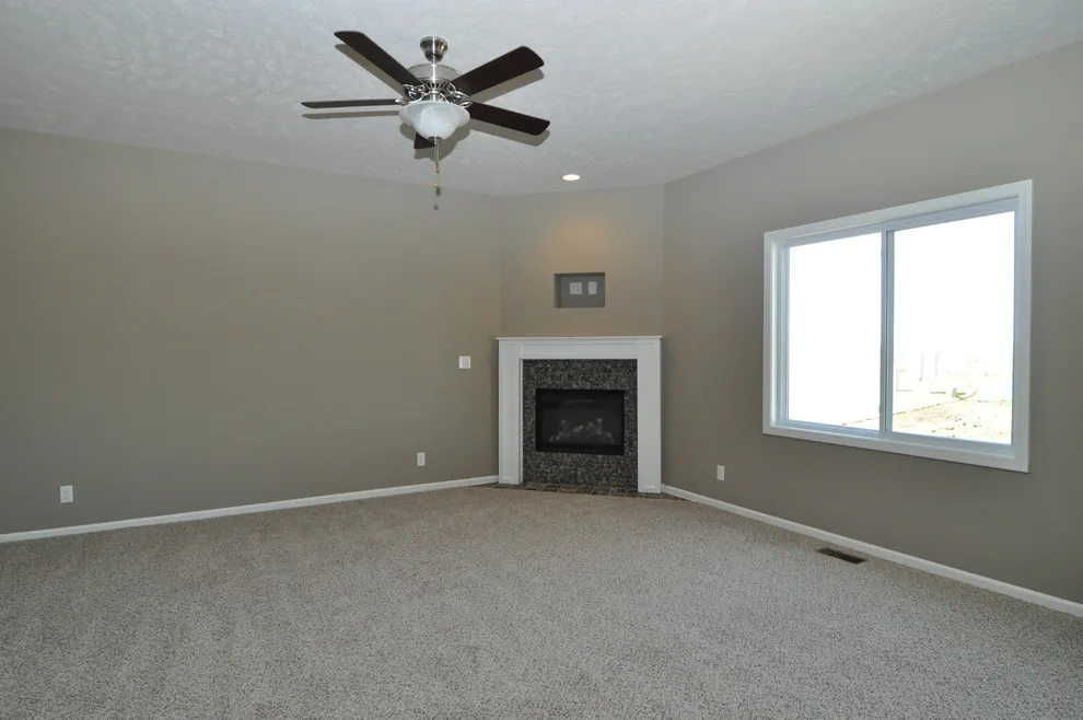 Lounge Design Ideas by Gotcha Covered - Photo 4