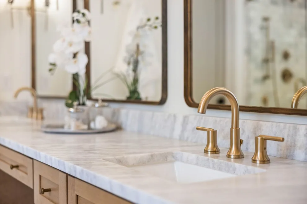 Luxe Custom Homes - Photo 2
