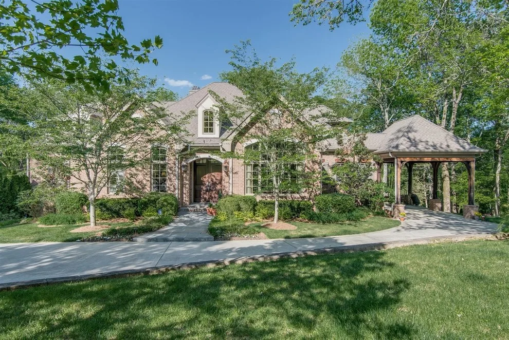 Lynnwood Boulevard Beauty by Donnelly Timmons & Associates Inc. - Photo 16