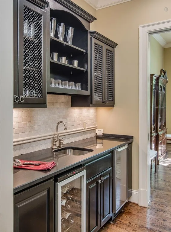 Lynnwood Boulevard Beauty by Donnelly Timmons & Associates Inc. - Photo 15