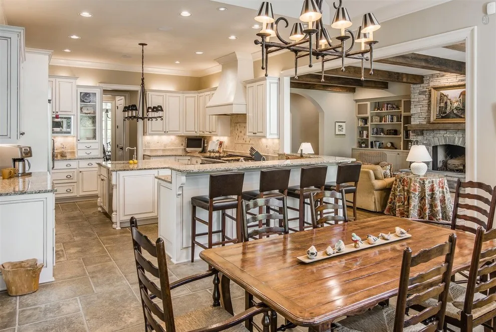 Lynnwood Boulevard Beauty by Donnelly Timmons & Associates Inc. - Photo 13