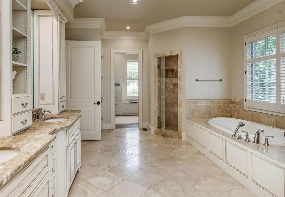 Lynnwood Boulevard Beauty by Donnelly Timmons & Associates Inc. - Photo 11