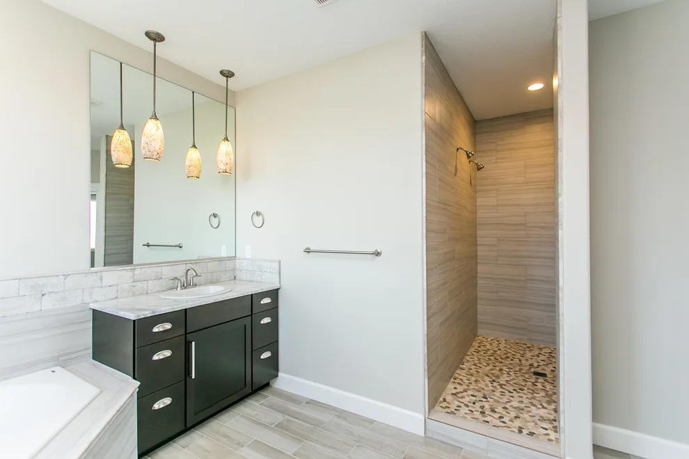 Luxury Bathrooms by Prodigy Homes Inc. - Photo 9