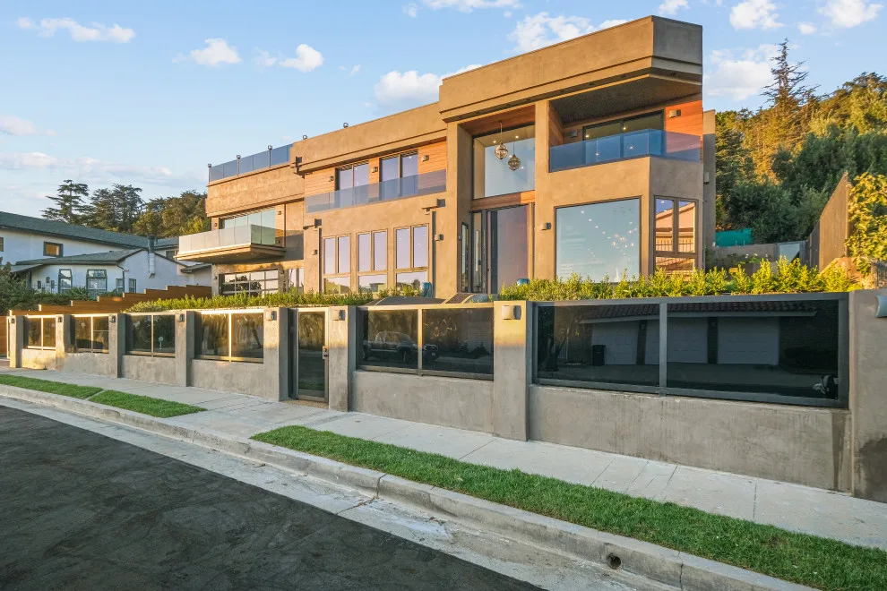 Contemporary Home on Mount Olympus by Diditan Group Inc. - Photo 24