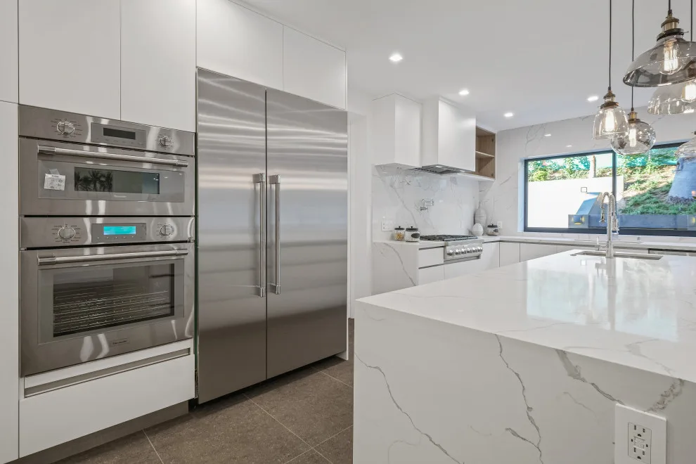 Contemporary Home on Mount Olympus by Diditan Group Inc. - Photo 9