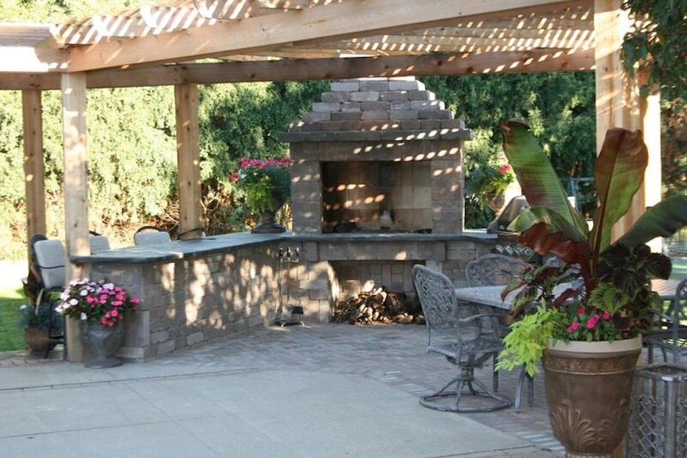 Backyard Kitchen - South Bend by Kuert Outdoor Living - Photo 7