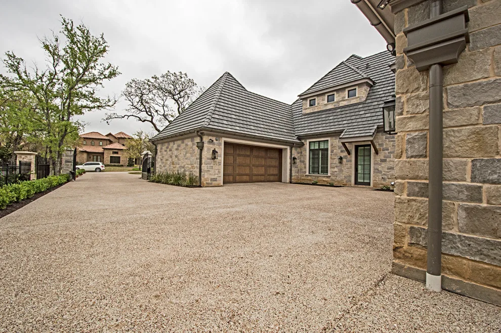 Mayes Stylish Bespoke Residence by Will Steed Homes, Inc. - Photo 47