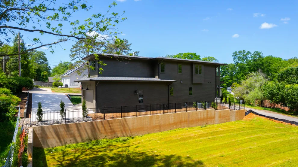Mayview Residence One by DJF Builders Inc - Photo 2