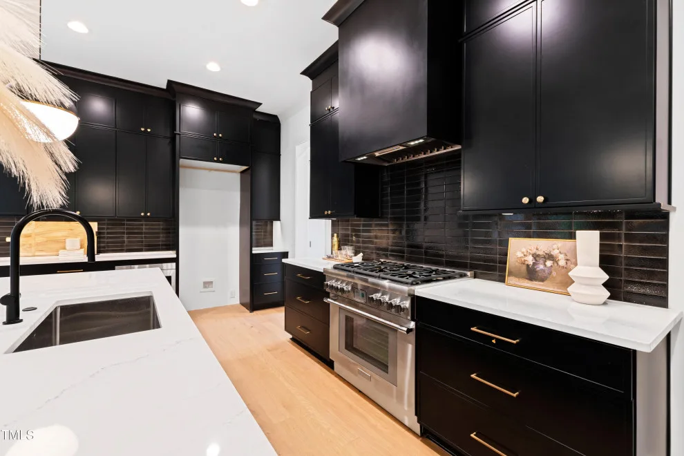 Mayview Residence One by DJF Builders Inc - Photo 52