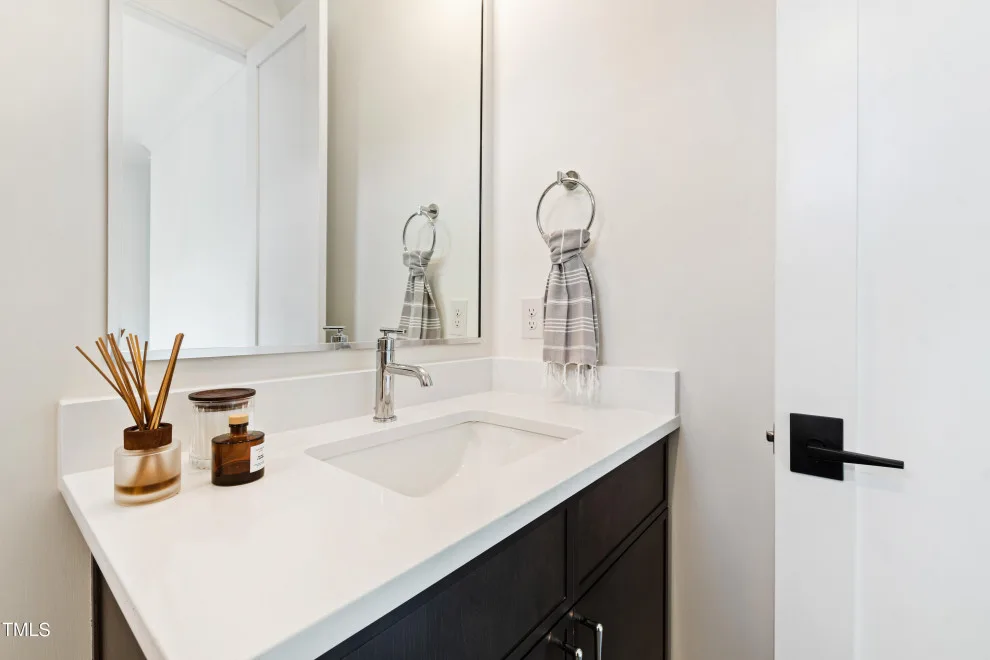 Mayview Residence One by DJF Builders Inc - Photo 25