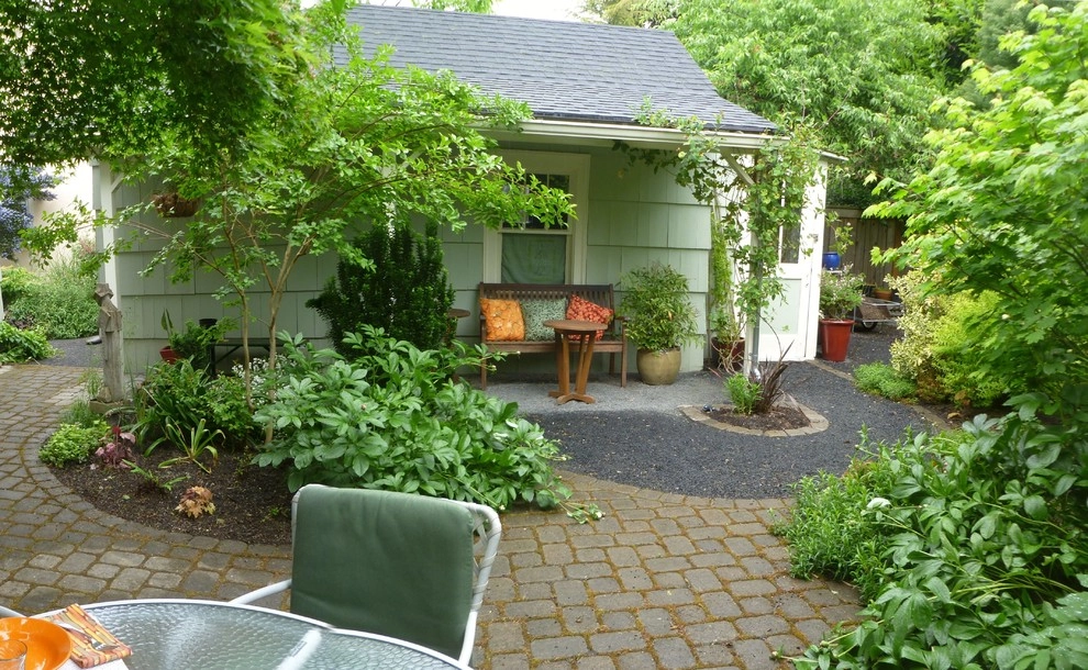 Grant Park retreat by Alyse Lansing Garden Design - Photo 16