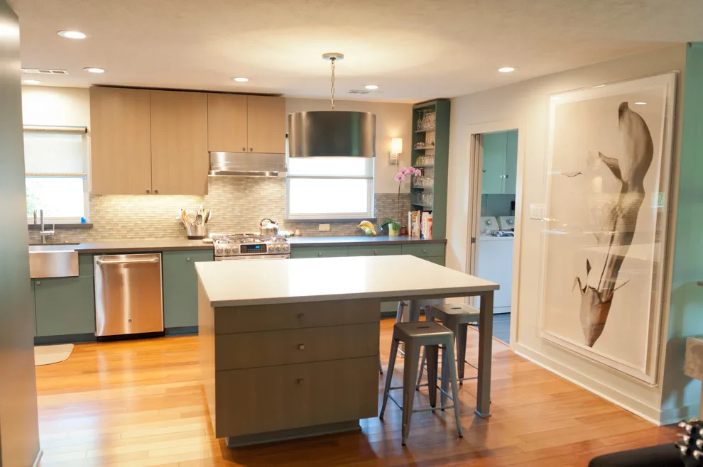 Meyerland Contemporary Kitchen by Crafted Custom Homes + Renovations - Photo 2