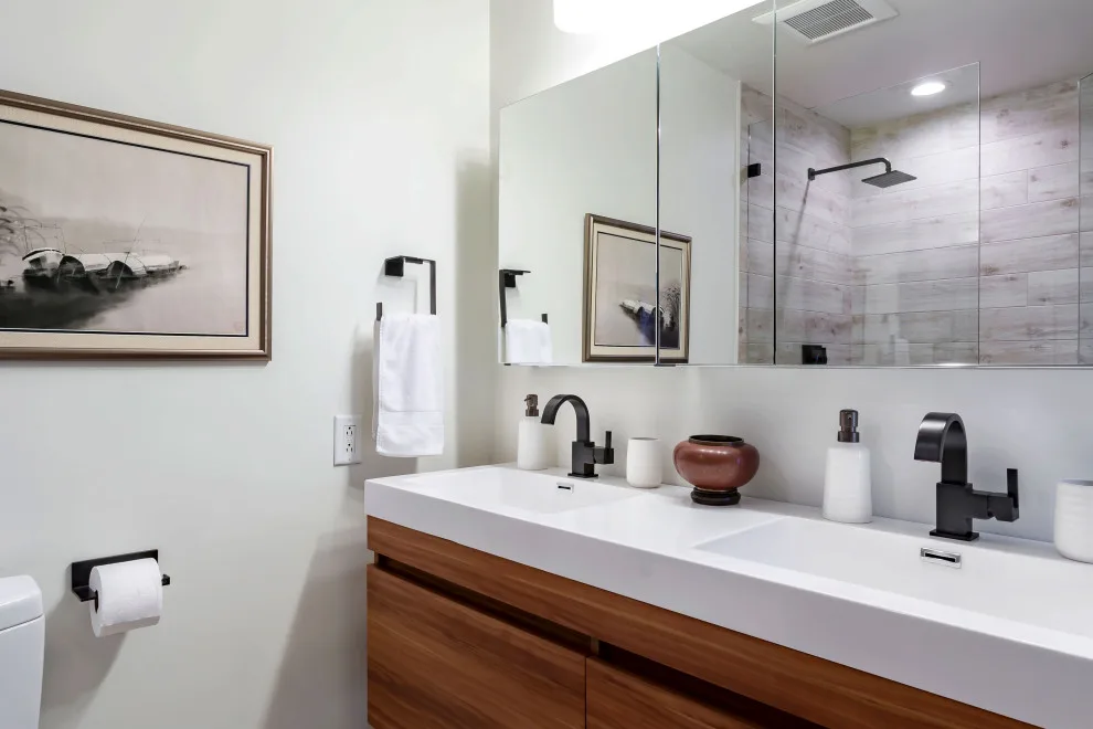 Contemporary Apartment by Vmax LLC - Photo 21