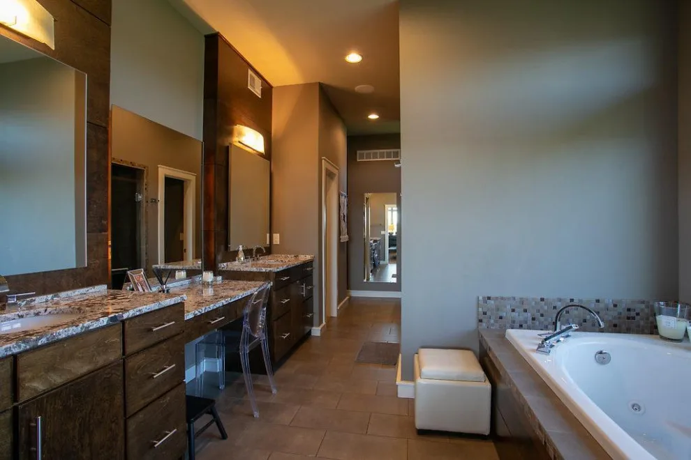Contemporary Tailored Construction by Suma Design And Construction - Photo 9